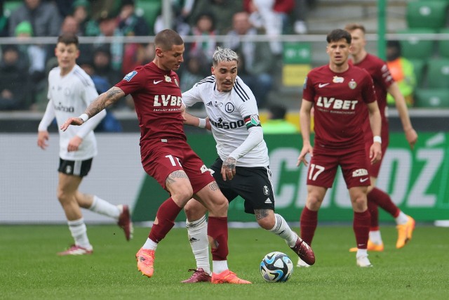 Legia - Śląsk LIVE! Nuda do przerwy. Czterech napastników, a na telebimie 0:0