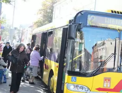 We Włocławku w autobusach "Ciepłego guzika" poprzedzone zostało internetową ankietą.
