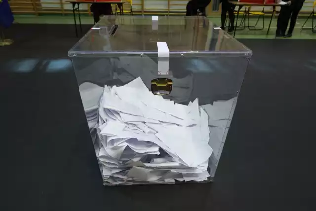Państwowa Komisja Wyborcza podała frekwencję na godzinę 17