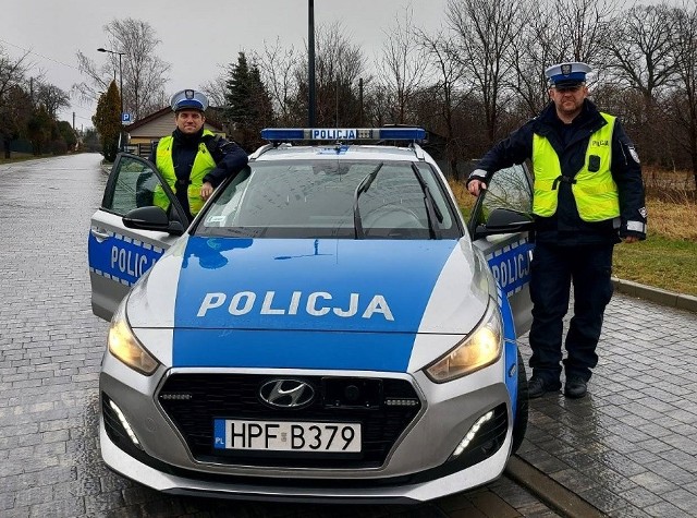 Sprawca napadu został zatrzymany przez sierżanta Daniela Pietruchę i posterunkowego Łukasza Torchalskiego, czyli patrol z Wydziału Ruchu Drogowego KMP w Łodzi.