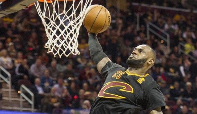 LeBron James został kapitanem jednej z drużyn w meczu gwiazd NBA i mimo słabszej gry Cleveland, wciąż liczy się w wyścigu po nagrodę MVP