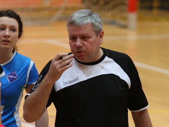 Marek Majewski po czterech latach prowadzenia zespołu w II lidze rozważa możliwość rezygnacji. 