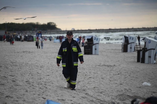 W niedzielę (7 sierpnia) straż pożarna przeszukiwała plażę w Ustce w poszukiwaniu 7-letniej dziewczynki.