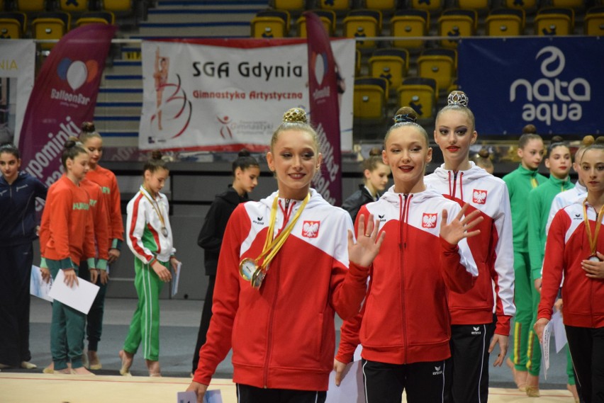 Gdynia Rhythmic Stars 2022. Ceremonia nagradzania juniorek i seniorek w układach indywidualnych oraz zespołowych ZDJĘCIA