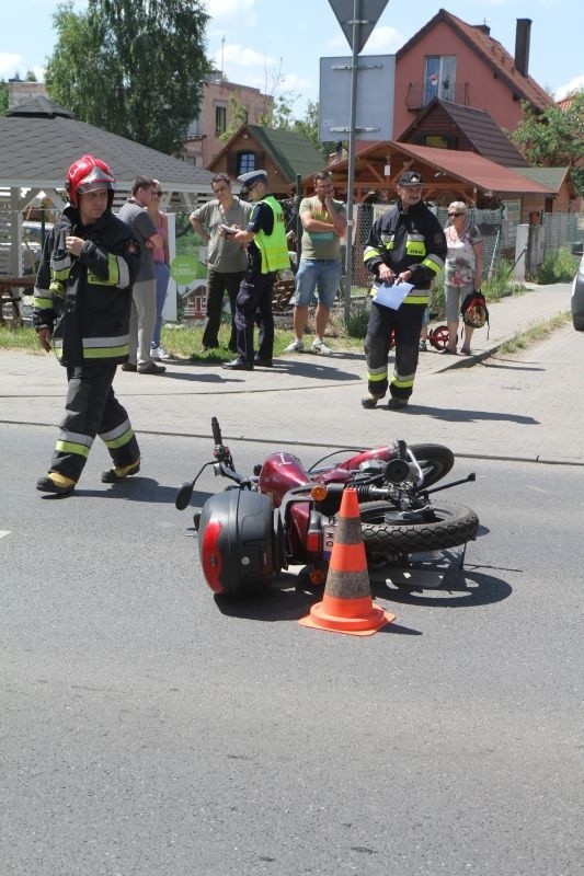 Wypadek z udziałem motorowerzysty na ulicy Opolskiej