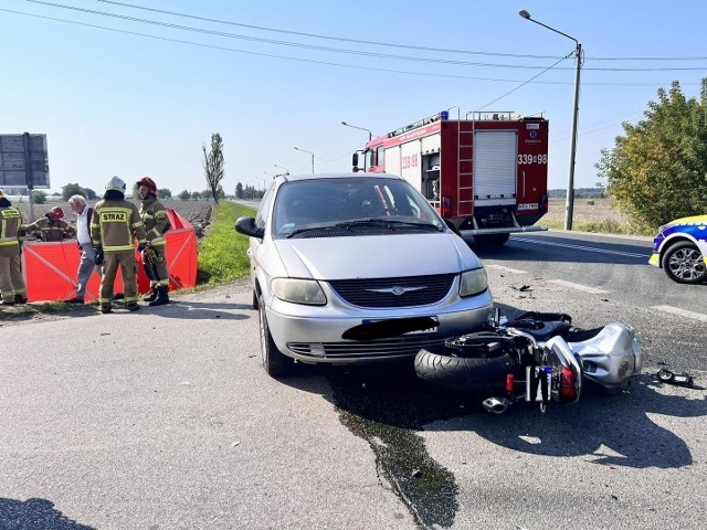 W wypadku na drodze krajowej numer 9 w Modrzejowicach w gminie Skaryszew zginął 42-letni policjant z radomskiej komendy.