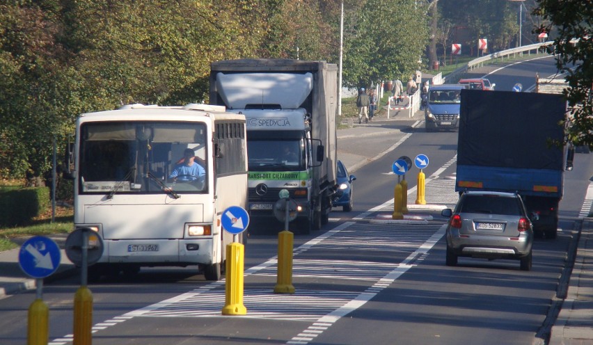 Natężenie ruchu na odcinku drogi wojewódzkiej 780 w Chełmku...