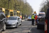 Wypadek na Konstantynowskiej w Łodzi. Zderzenie 4 samochodów i tramwaju [ZDJĘCIA+FILM]