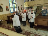 W kostrzyńskiej parafii regularnie odbywają się nietypowe msze święte. Są odprawiane po łacinie 