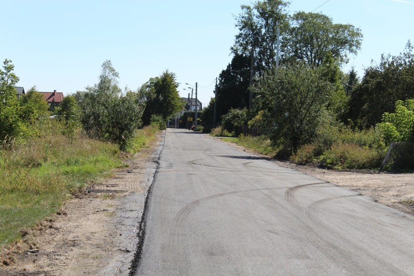 Trwa remont prawie kilometrowego odcinka ulicy Ogrodowej w Wierzbicy. Zobaczcie zdjęcia z przebudowy