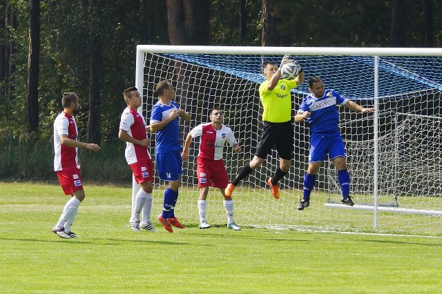 W sobotnim meczu 7. kolejki IV ligi, Unia/Drobex Solec Kujawski wygrała na własnym stadionie z Lechem Rypin 2:1 (0:0). Bramki dla Unii w ostatnich pięciu minutach strzelili Norbert Czachorowski i Daniel Katerla, zaś dla Lecha z rzutu karnego trafił Piotr Buchalski.