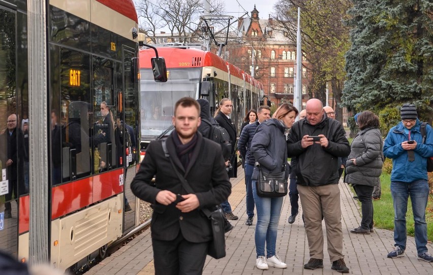 W czwartek 31.10.2019 dwa nowe tramwaje PESA wyjechały na...