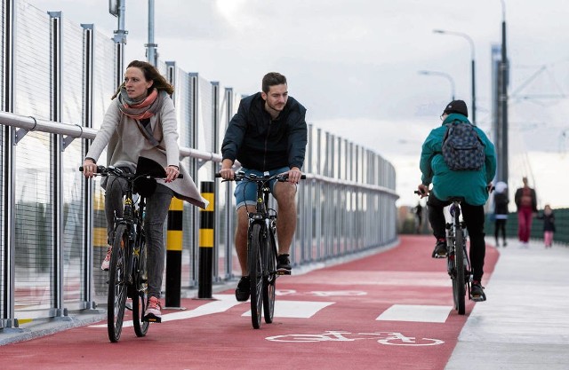 Fani dwóch kółek mogą skorzystać w całym Krakowie z ponad 165 km różnego rodzaju ścieżek rowerowych