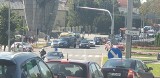 Ford uderzył w radiowóz na rondzie koło Galerii Rzeszów [ZDJĘCIA INTERNAUTY]