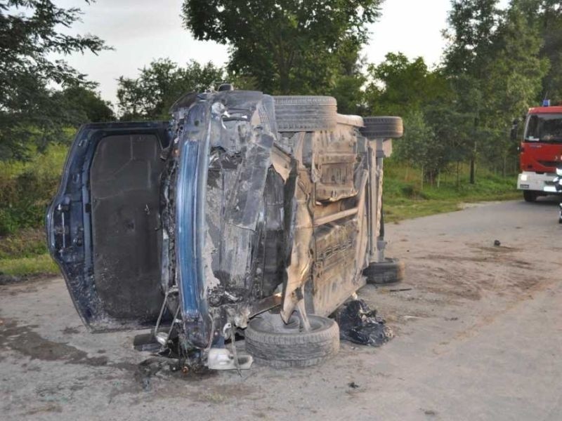 Groźne zderzenie dwóch aut  w powiecie buskim. Ranna kobieta 