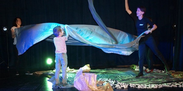 Tym razem projekt „Lato w teatrze” pod tytułem „Warcholy i chytre baby”  pokaże na scenie pozytywnyobraz Radomia.