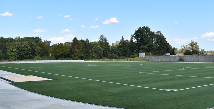 Nowy stadion przy "Chemiku" w Oświęcimiu zaczyna nabierać...