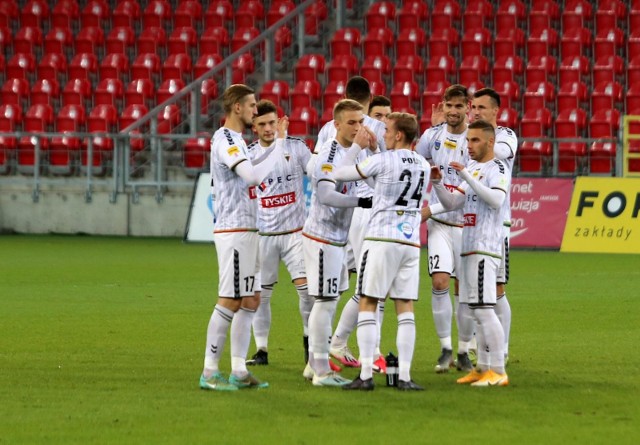 21.11.2020  tychy1 liga stadion miejski tychygks tychy - miedz legnicalucyna nenow /dziennik zachodni/ polska press *** local caption *** 1 liga stadion miejski tychygks tychy - miedz legnica