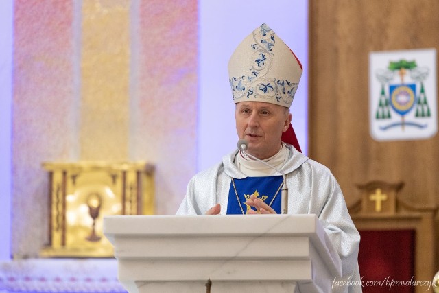 Marek Smolarczyk, dotychczasowy biskup pomocniczy diecezji warszawsko-praskiej obejmie w piątek radomską.