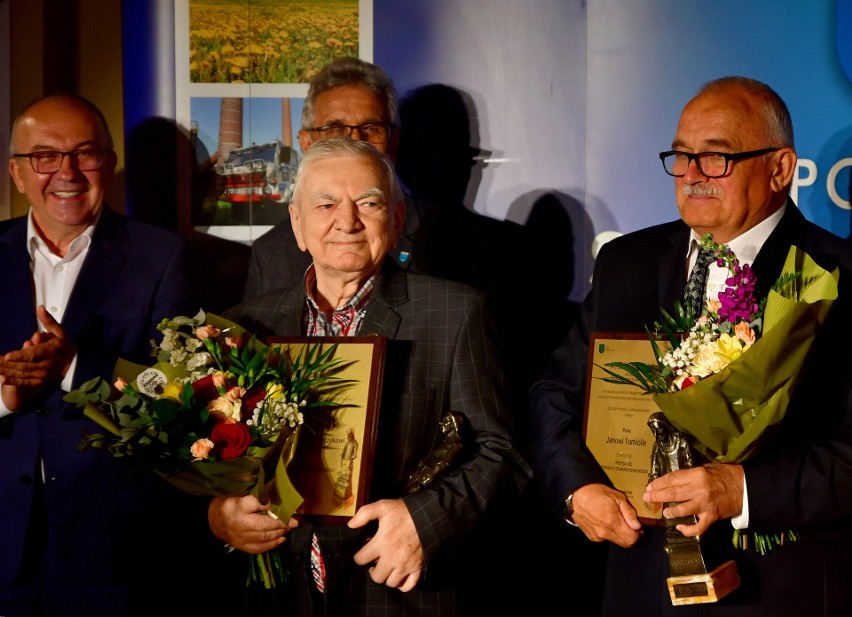 W Starachowicach wręczono Honorowe Nagrody Gospodarcze Starosty Starachowickiego „Żelazne Pierścienie”. Do kogo trafiły? Zobacz zdjęcia 