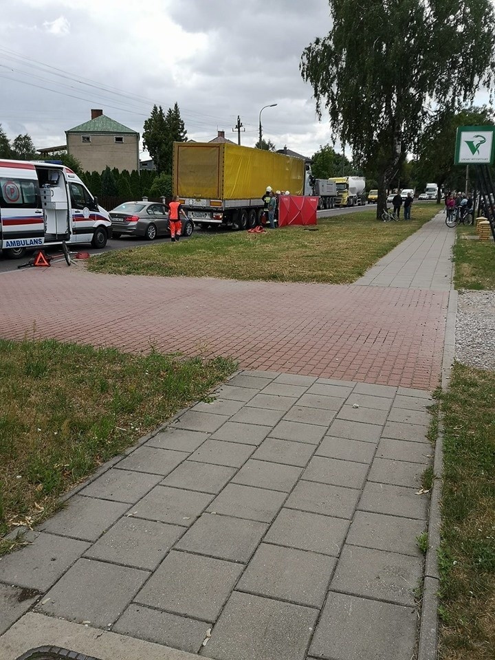 Sztabin. Śmiertelny wypadek rowerzystki. TIR zderzył się z kierującą rowerem. Reanimacja nie pomogła (03.07.2019)