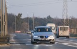 Jeździliśmy radiowozem BMW toruńskiej policji. Jak przyspiesza policyjne BMW serii 3? [ZDJĘCIA, WIDEO]