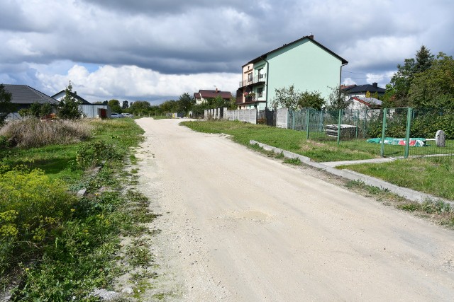 Ulica Malinowa, dzięki podpisanej we wtorek umowie, zyska nową nawierzchnię na odcinku 112 metrów.