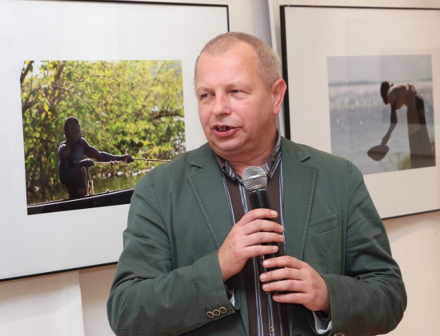 Wystawę fotografii Michała Kruszony "Uganda", z udziałem autora, otwarto w galerii klubu "Akcent" w Grudziądzu. Michał Kruszona jest historykiem, podróżnikiem, fotografem i pisarzem. Wystawa godna polecenia.