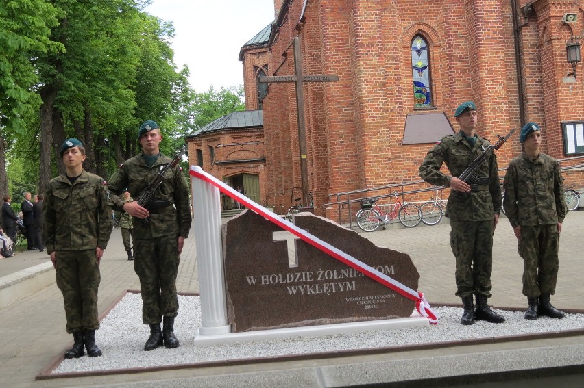 Inicjatywa upamiętnienia zapomnianych obrońców Polski wyszła...