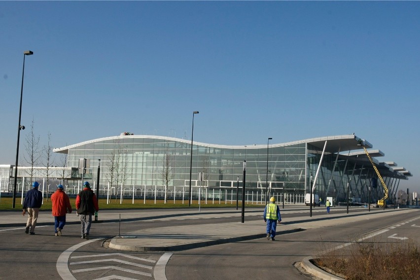 Tak budowano wrocławskie lotnisko - ZOBACZ ZDJĘCIA