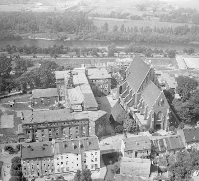 Stare Miasto w Oświęcimiu od strony południowej z Zakładem Towarzystwa Salezjańskiego