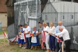 Wyjątkowy mural w Kamienicy Szlacheckiej. Historia wsi uwieczniona na ścianie stodoły