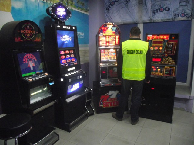 Tylko podczas ubiegłotygodniowej akcji w brzeskich lokalach opolscy celnicy zarekwirowali ponad 30 maszyn hazardowych.