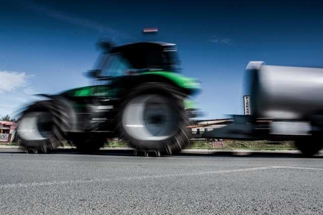 Na Alejach Wolności panuje duży ruch. Dużo tam ciężkich pojazdów, kursujących do pobliskich przedsiębiorstw