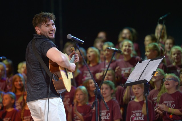 Piotr Pawlicki znany jest wielu ludziom jako instruktor muzyki gospel.  Często prowadzi warsztaty w całej Polsce