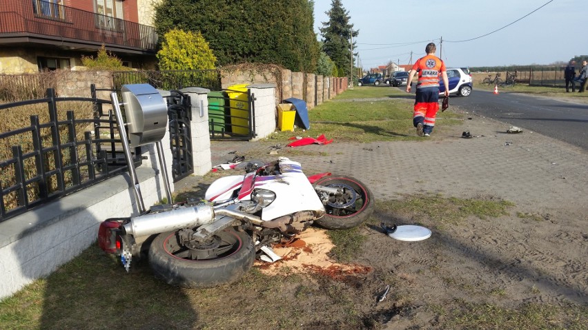 Wypadek w Kadłubie. Ciężko ranny jest motocyklista.