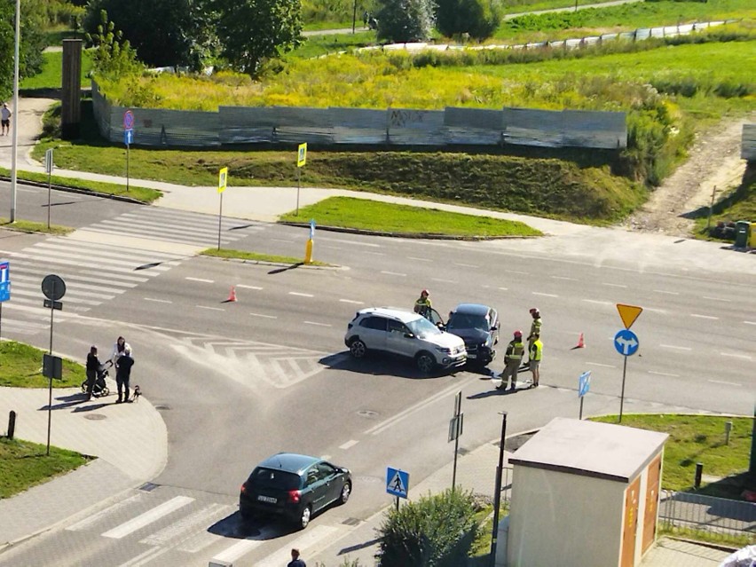 Zderzenie samochodów na skrzyżowaniu w Lublinie. Do szpitala trafiło dziecko