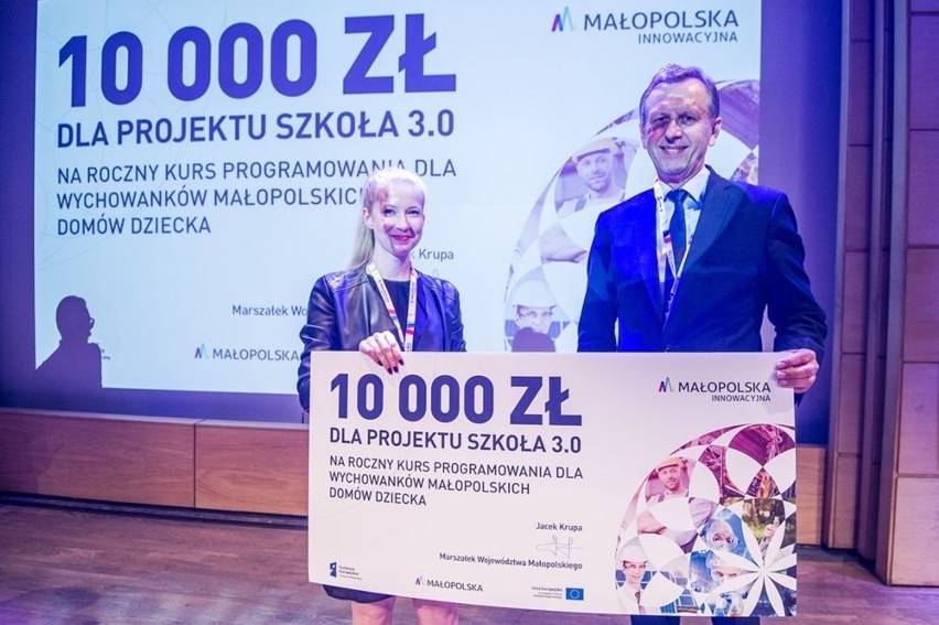 Małopolska pomaga uczyć programowania dzieci z domów dziecka 