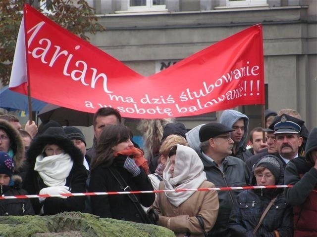 Defilada i ślubowanie strażaków w Częstochowie. Towarzyszyły...