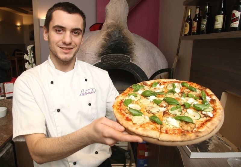 Pizzę Roma z serem ricotta i cukinią poleca restauracja Lawenda w Kielcach [PRZEPIS]