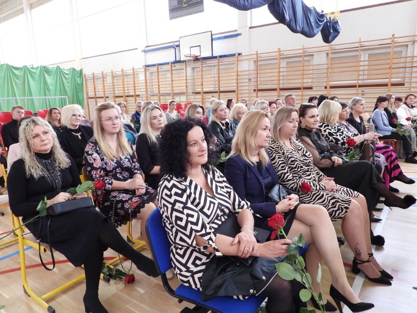 W Skaryszewie odbyły się obchody 250-lecia utworzenia Komisji Edukacji Narodowej „Edukacyjne Horyzonty”. Były nagrody dla nauczycieli