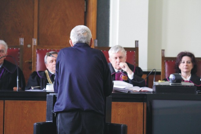 79-letni Mieczysław K. wczoraj przed sądem stwierdził, że nie pamięta momentu zabójstwa.