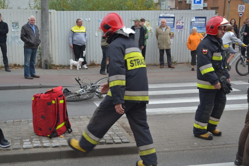 Potrącenie rowerzysty w Kościerzynie. ZOBACZ ZDJĘCIA