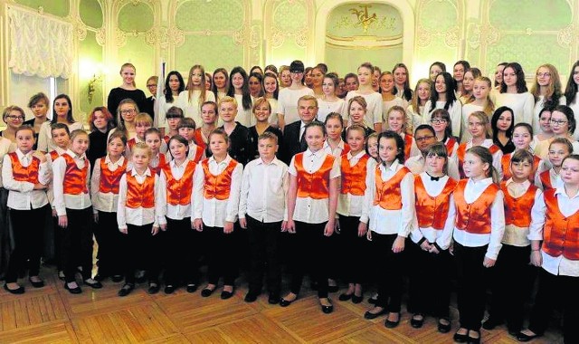 Podczas imprezy wystąpią m.in. chóry z Białegostoku (na zdjęciu z prezydentem miasta)