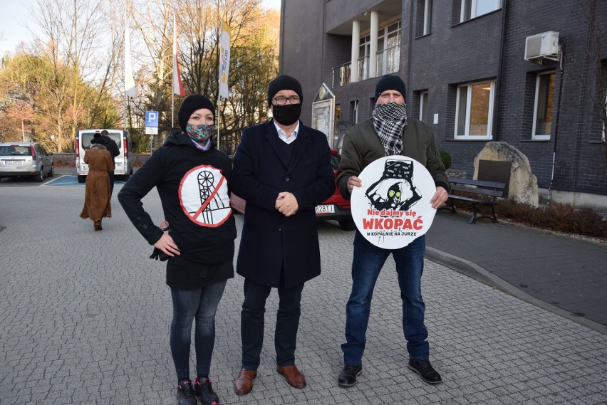 Konferencja prasowa w sprawie kopalni, obecni byli posłowie...