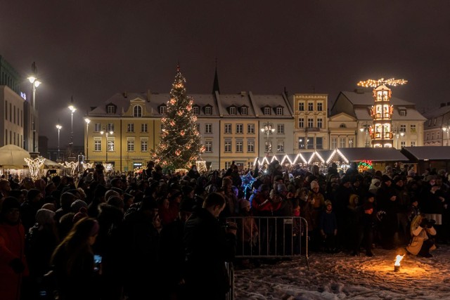 Tak wyglądało otwarcie tegorocznego jarmarku świątecznego w Bydgoszczy.