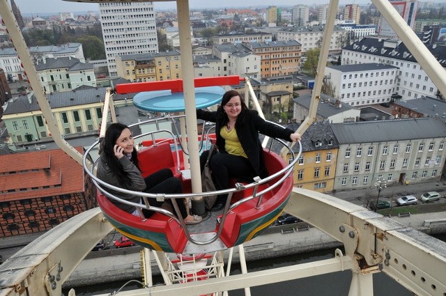 Co to za niespodzianka? Donhe, szef &#8222;Moulin Rouge&#8221;, diabelskiego młyna, który przez ostatnie dwa tygodnie woził bydgoszczan na wysokość 32 metrów, mówi tajemniczo: - Na pewno tu wrócimy za rok. Nie będziecie żałować.