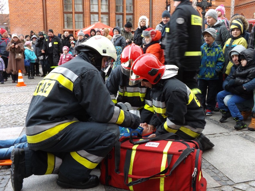 WOŚP 2015 w Kołobrzegu. Strażacy nie zawiedli [wideo, zdjęcia]