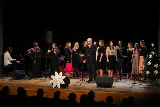 16 stycznia w Sali Koncertowej Instytutu Muzyki UR odbyło się Uniwersyteckie Kolędowanie w jubileuszowej X Edycji