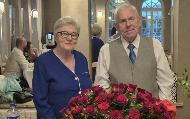 60 lat małżeństwa świętowali w Kielcach Wanda i Władysław Toboła. Więcej na kolejnych zdjęciach
